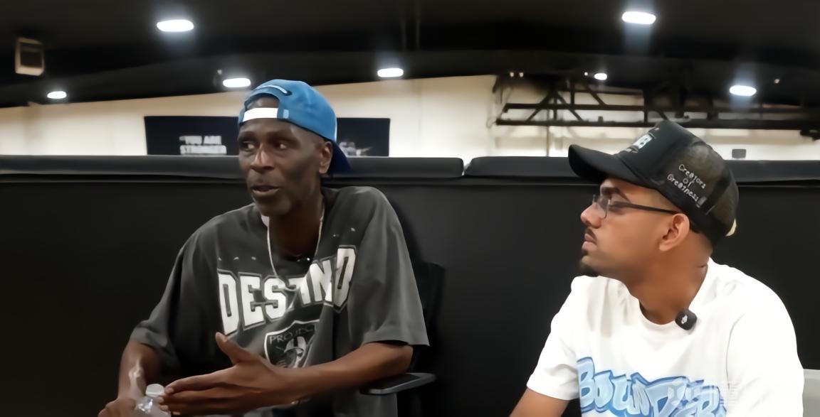 亚历山大父亲:突入篮下打成2+1,这也是美妙篮球的一部分